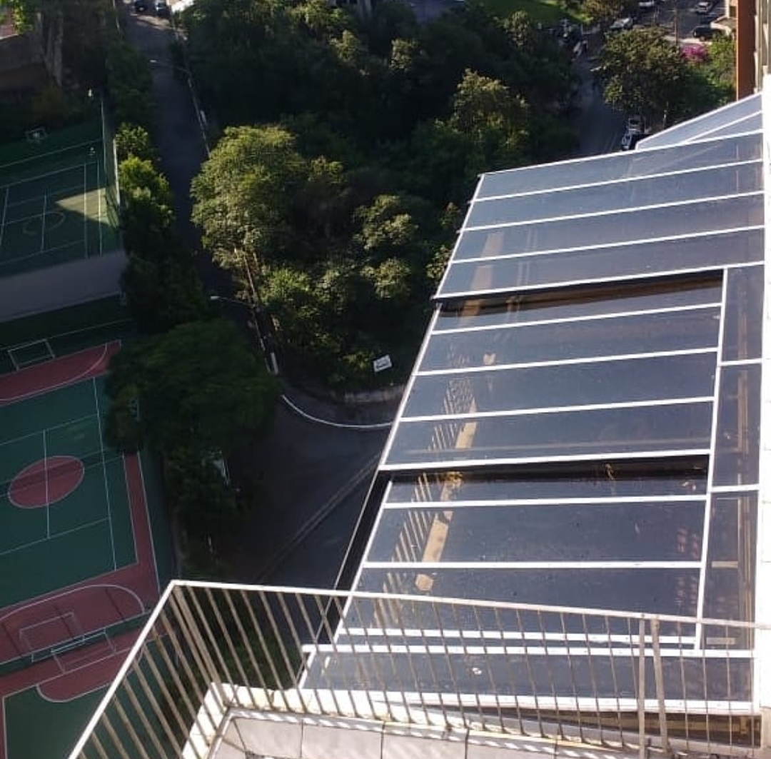 TOLDO E COBERTURA EM POLICARBONATO