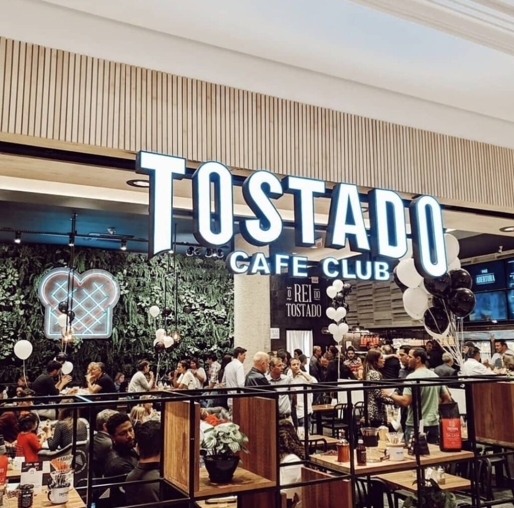 A fachada comercial ou fachada de loja