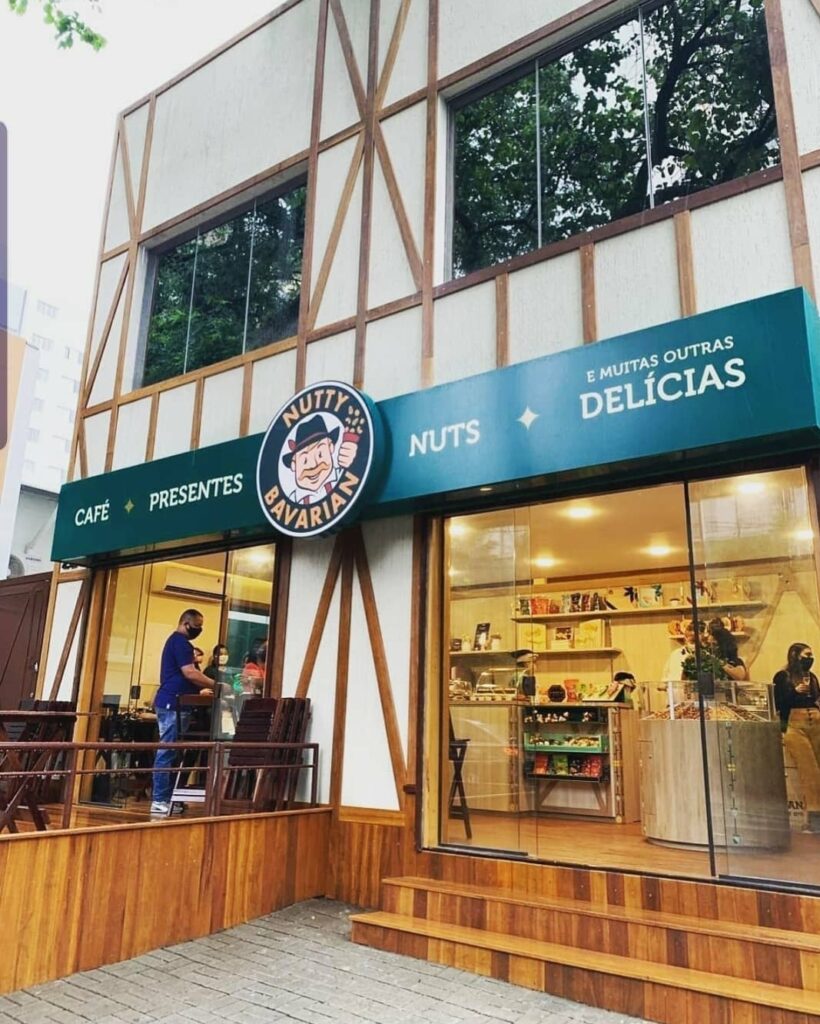 A fachada comercial ou fachada de loja